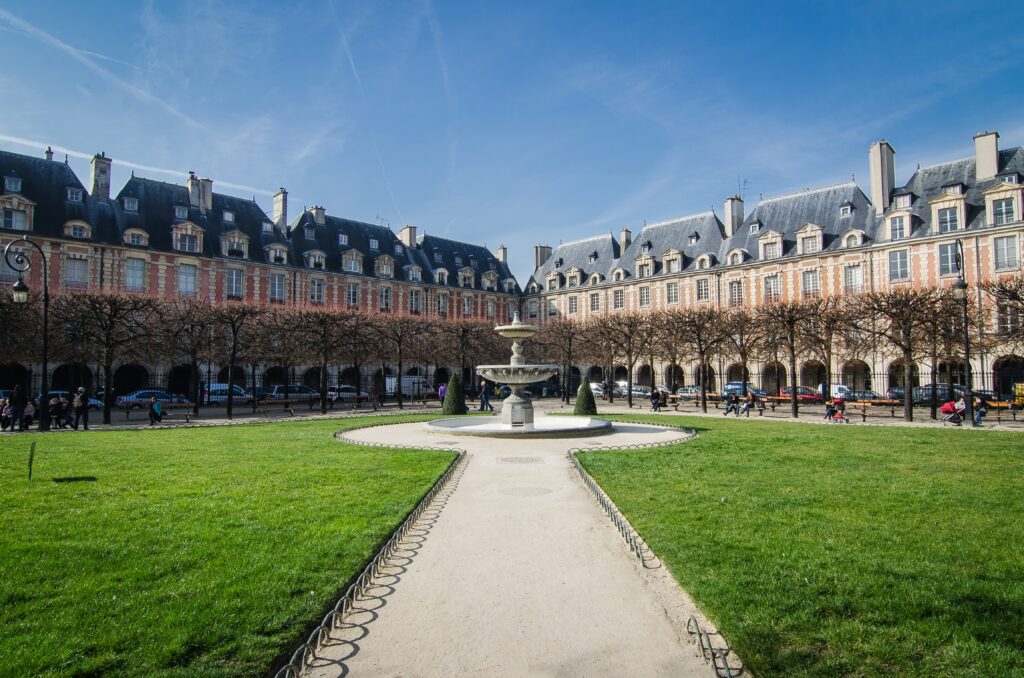 Rent an apartment in Paris - Place de Vosges